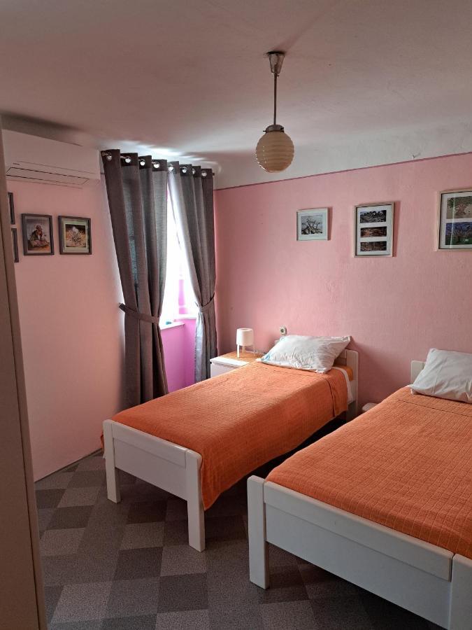 House Tomic Apartment Cres Exterior photo